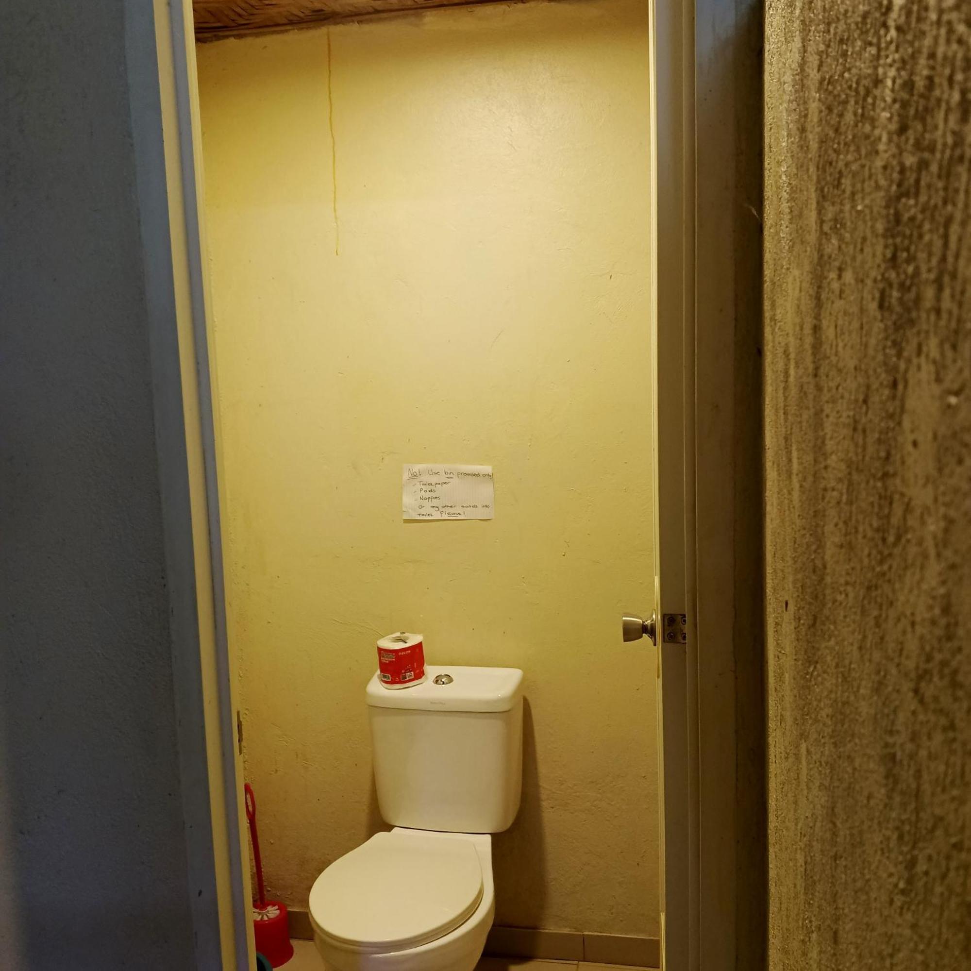 Two Crazy Monkeys Hotel Bakhawan Phòng bức ảnh