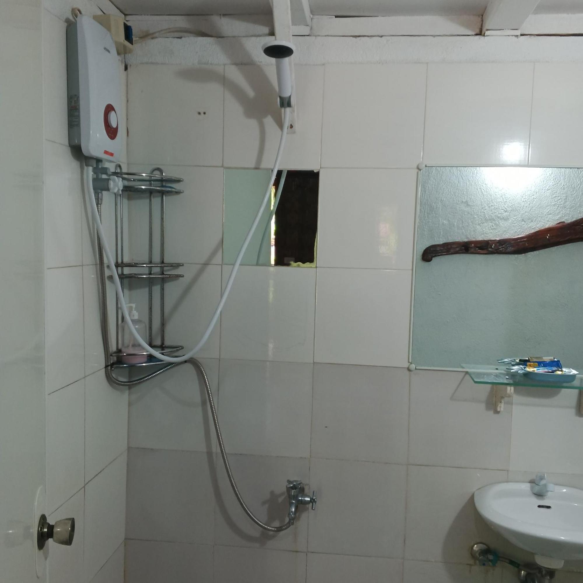 Two Crazy Monkeys Hotel Bakhawan Ngoại thất bức ảnh