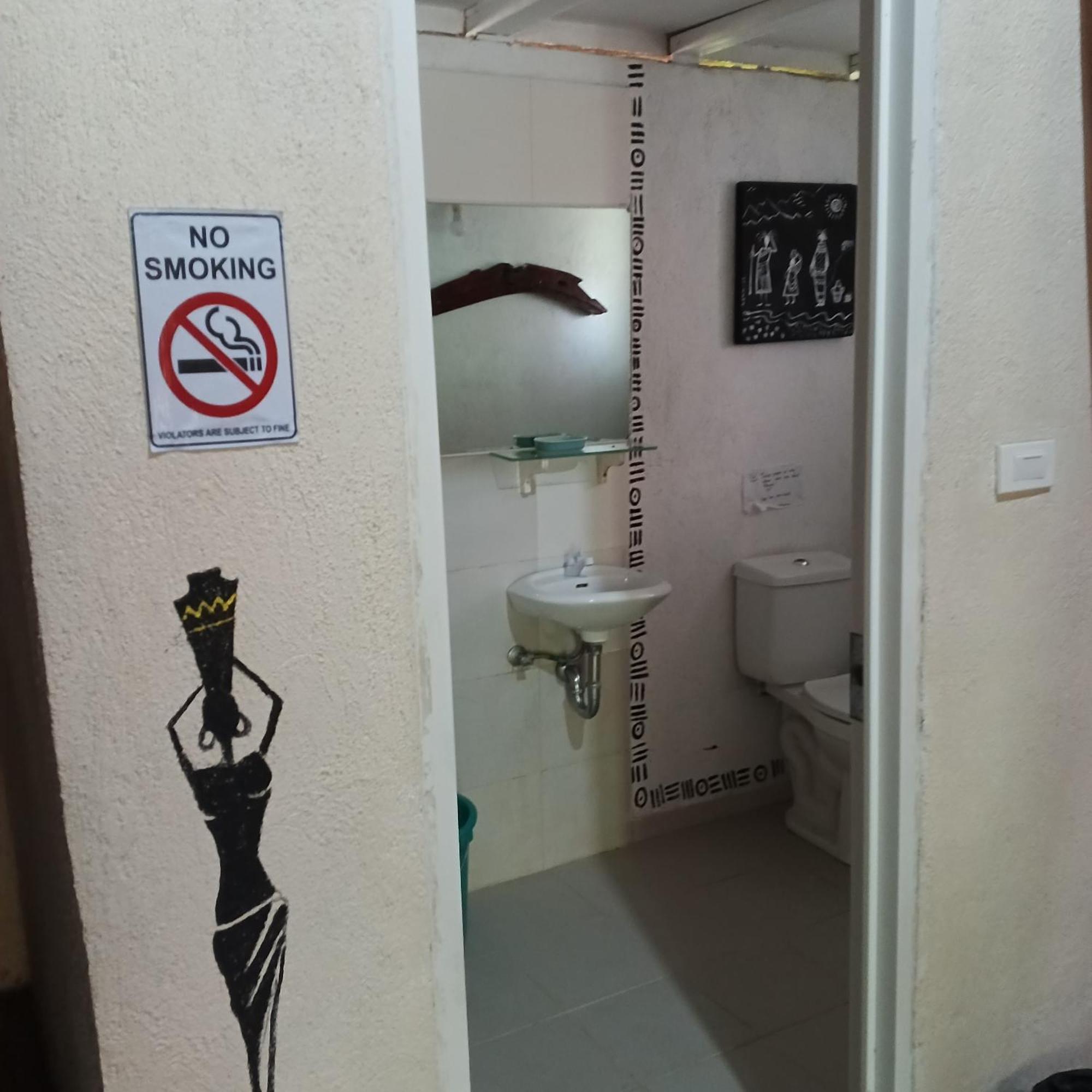 Two Crazy Monkeys Hotel Bakhawan Ngoại thất bức ảnh
