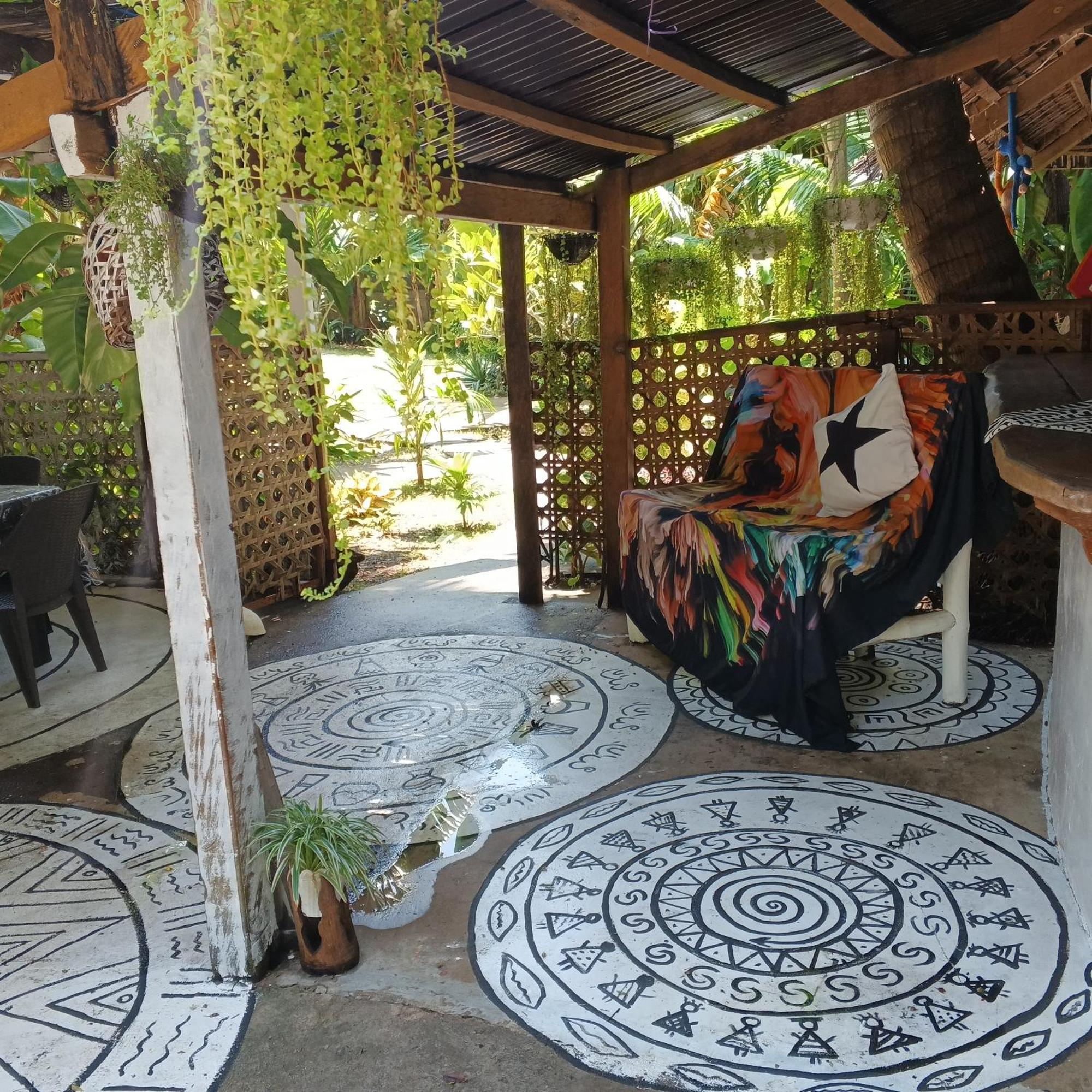 Two Crazy Monkeys Hotel Bakhawan Ngoại thất bức ảnh