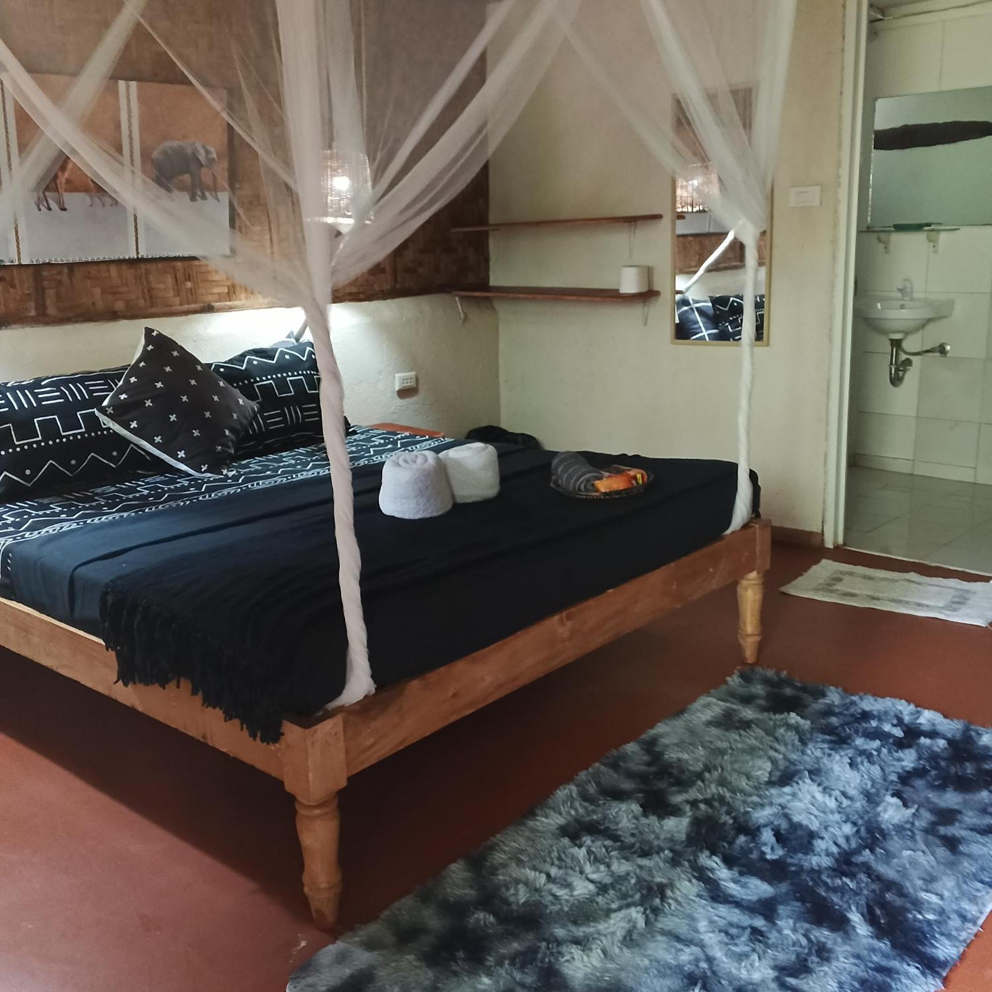 Two Crazy Monkeys Hotel Bakhawan Ngoại thất bức ảnh